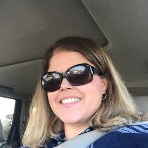 Meet your Posher, Stephanie